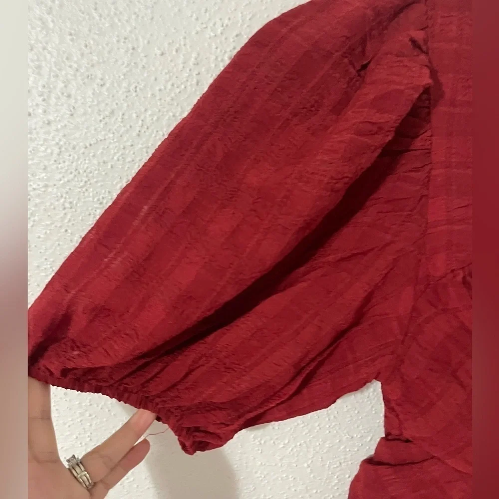 Lulus exclusive looking